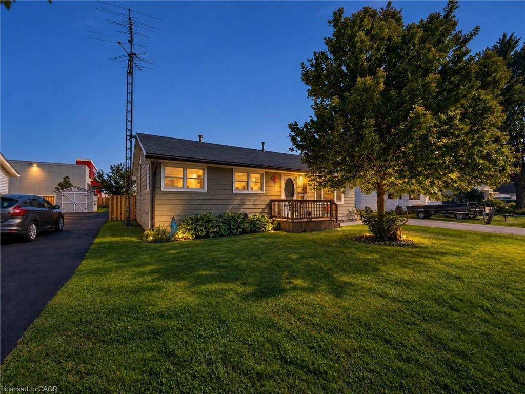 323 Brace Street Property Photo 2