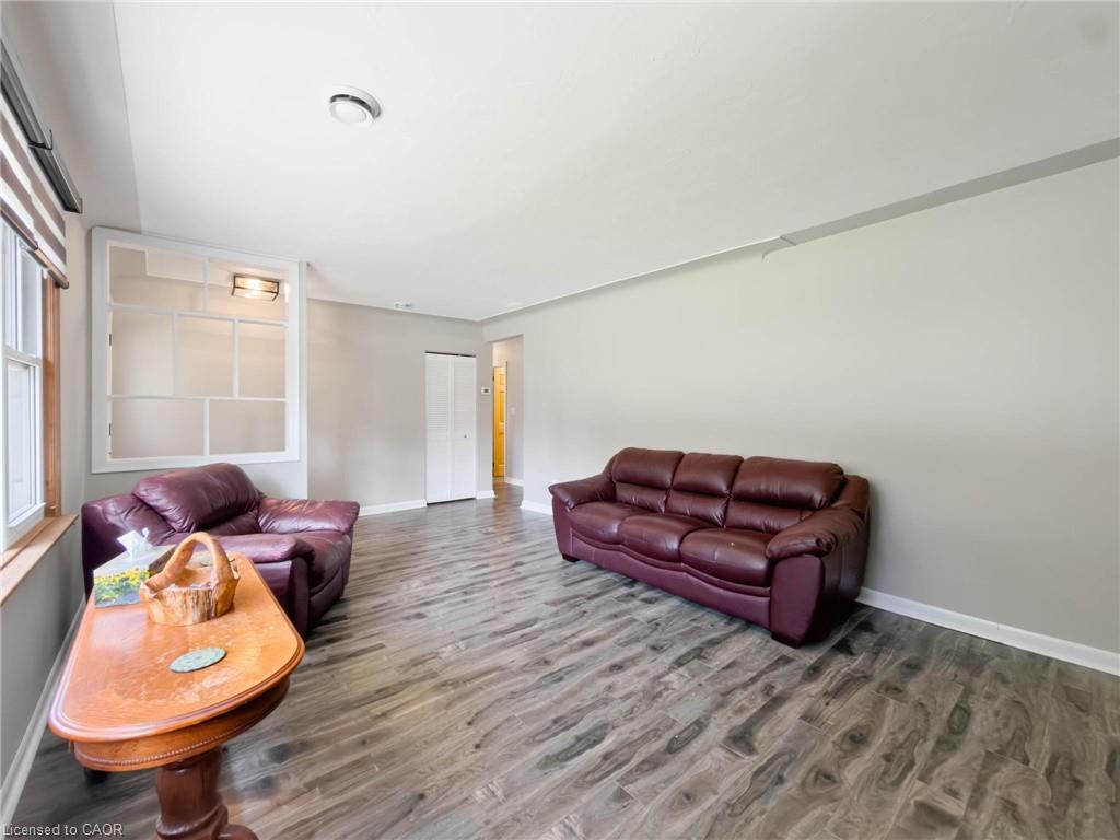 323 Brace Street Property Photo 16