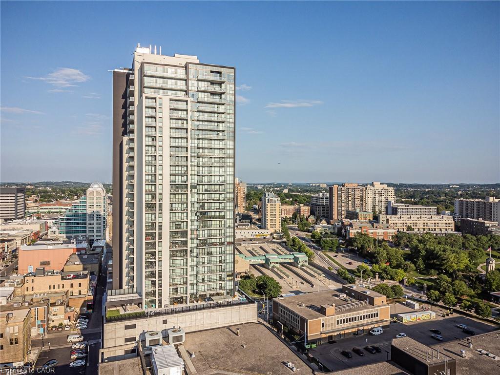 1104-60 Charles Street W Property Photo 13