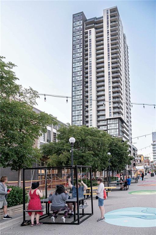 1104-60 Charles Street W Property Photo 16