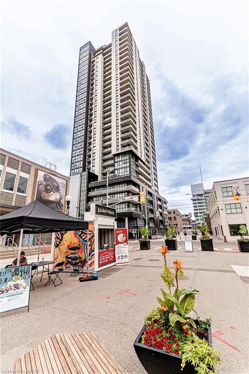 1104-60 Charles Street W Property Photo 24