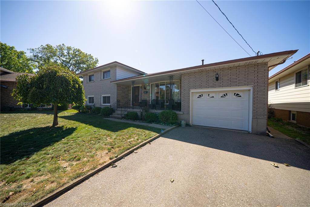 32 Avondale Crescent Property Photo 2