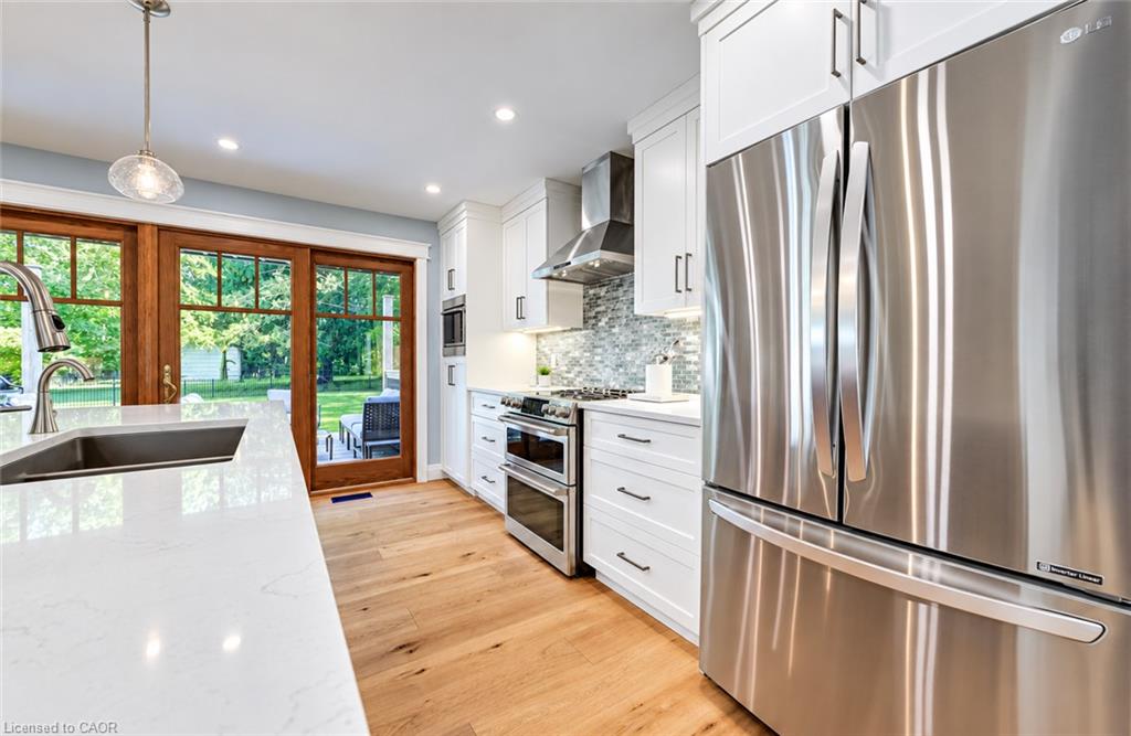 656 Westmount Road W Property Photo 11