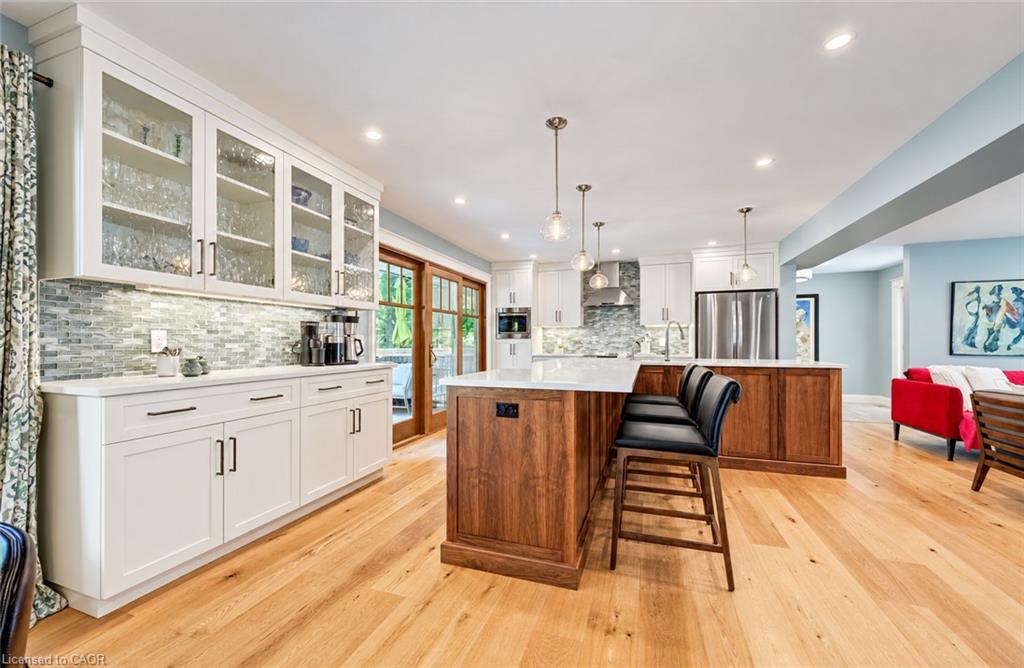 656 Westmount Road W Property Photo 16