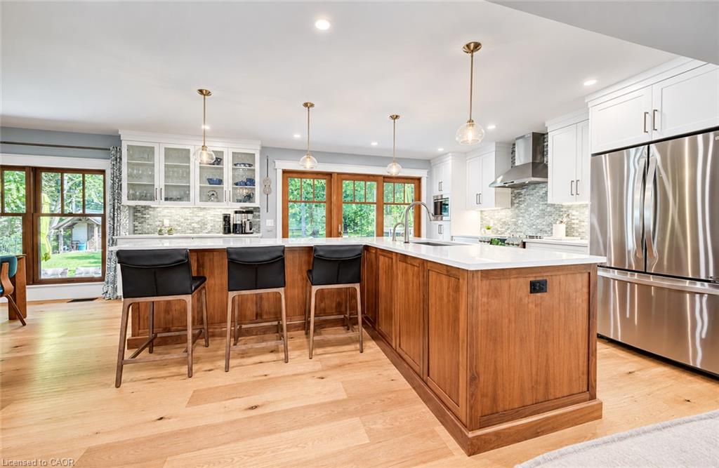 656 Westmount Road W Property Photo 20