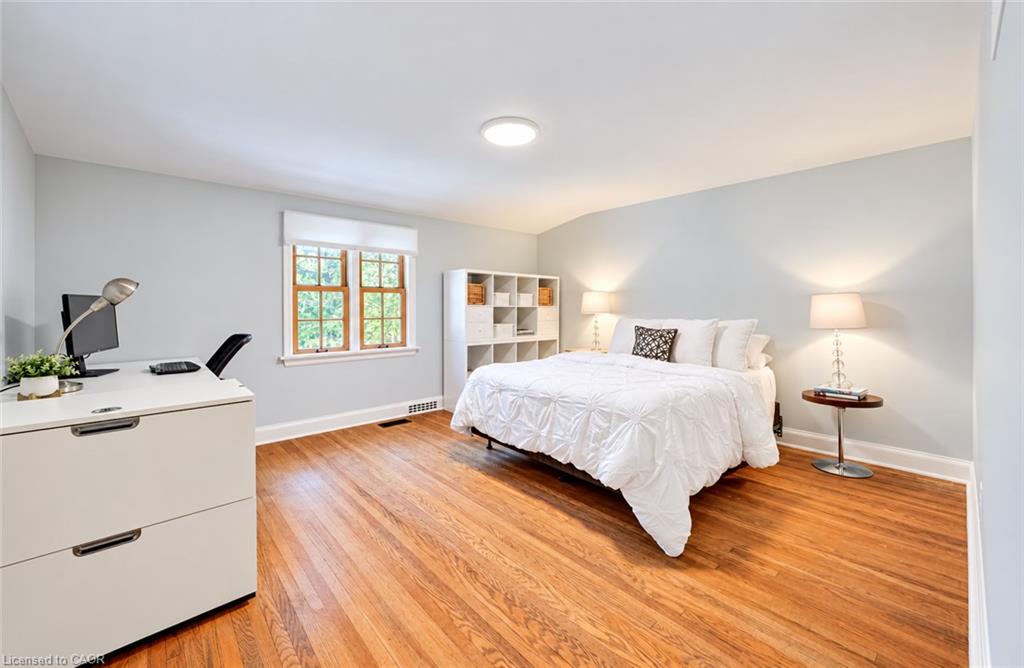 656 Westmount Road W Property Photo 30