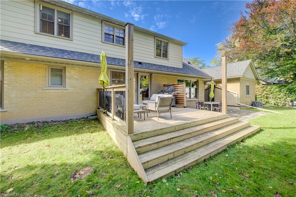 656 Westmount Road W Property Photo 40