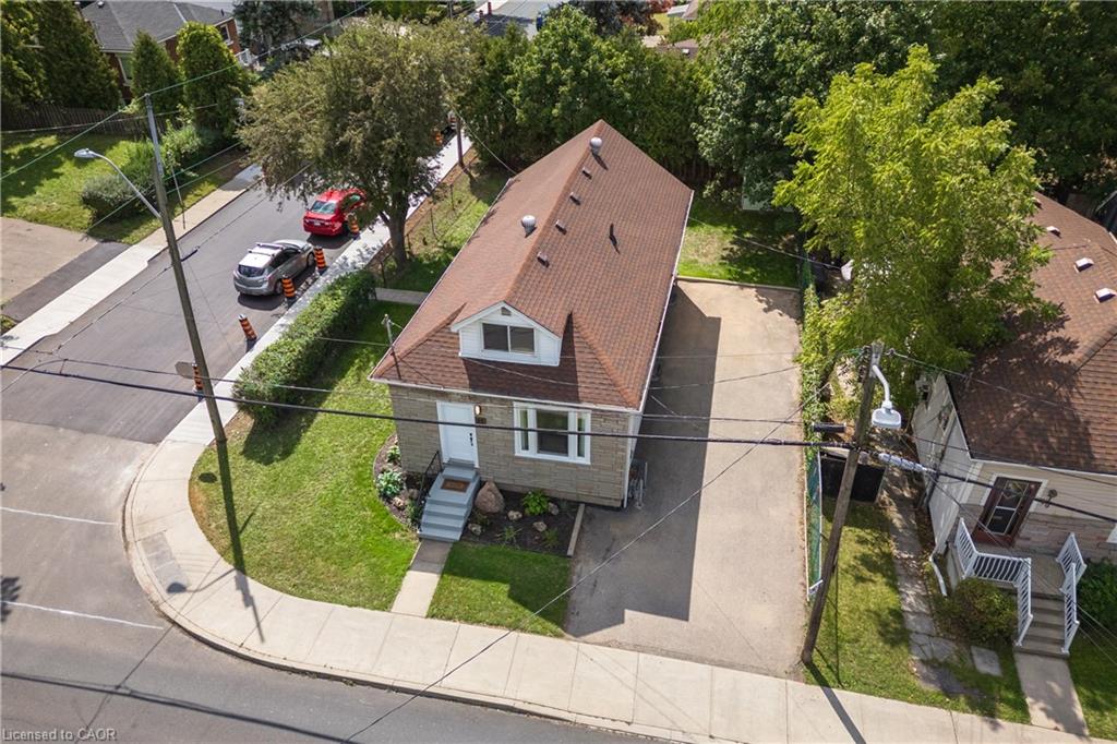 95 Fennell Avenue W Property Photo 2