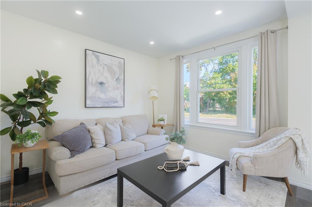95 Fennell Avenue W Property Photo 6
