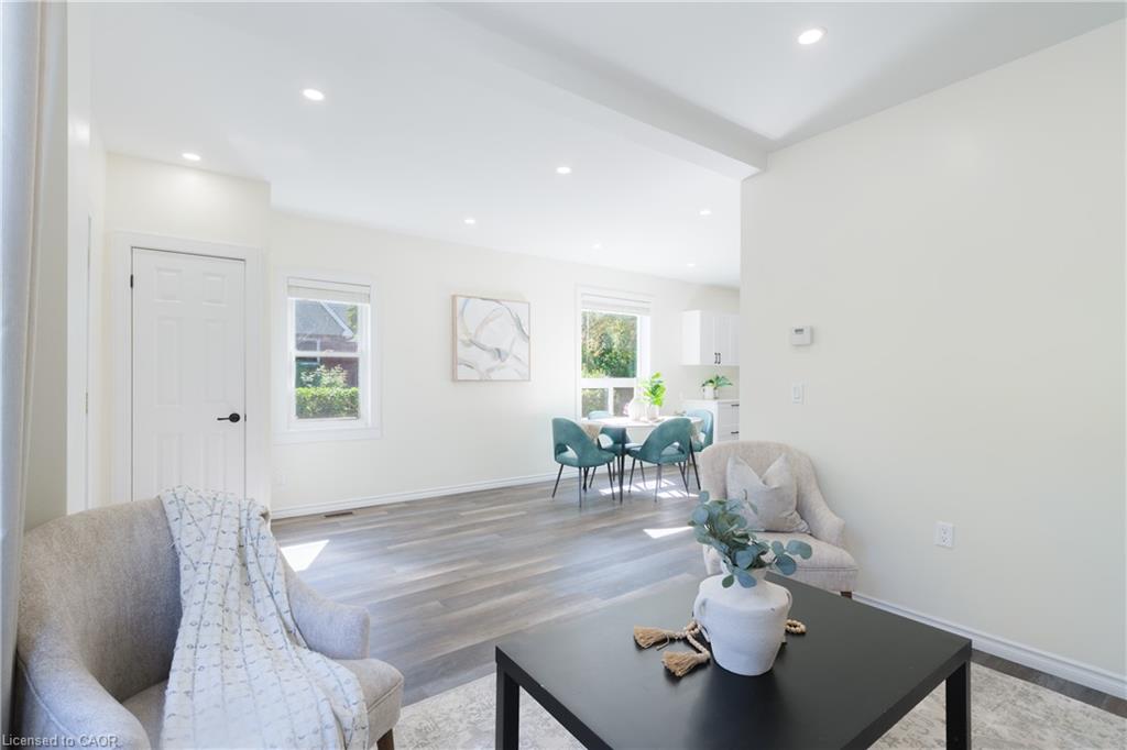 95 Fennell Avenue W Property Photo 9