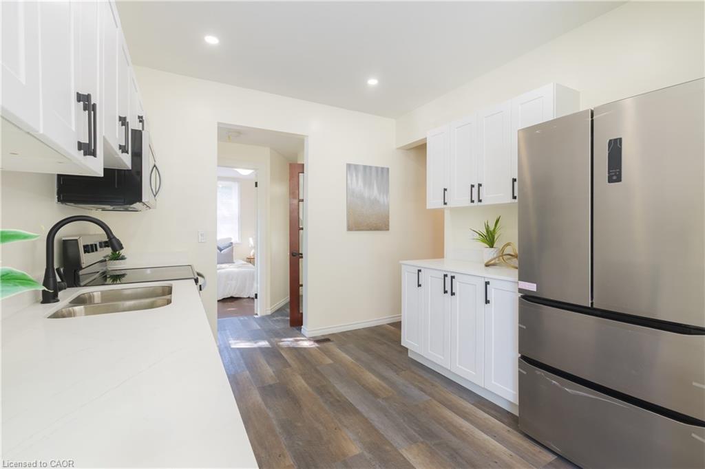95 Fennell Avenue W Property Photo 17