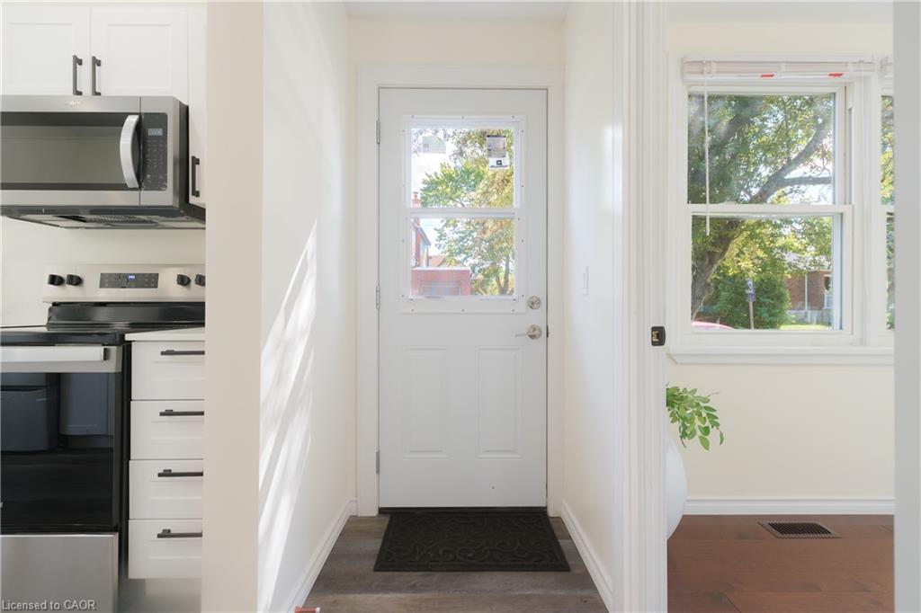 95 Fennell Avenue W Property Photo 26