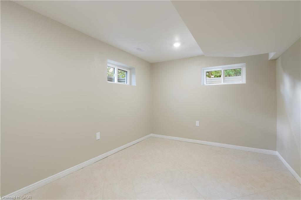 95 Fennell Avenue W Property Photo 38