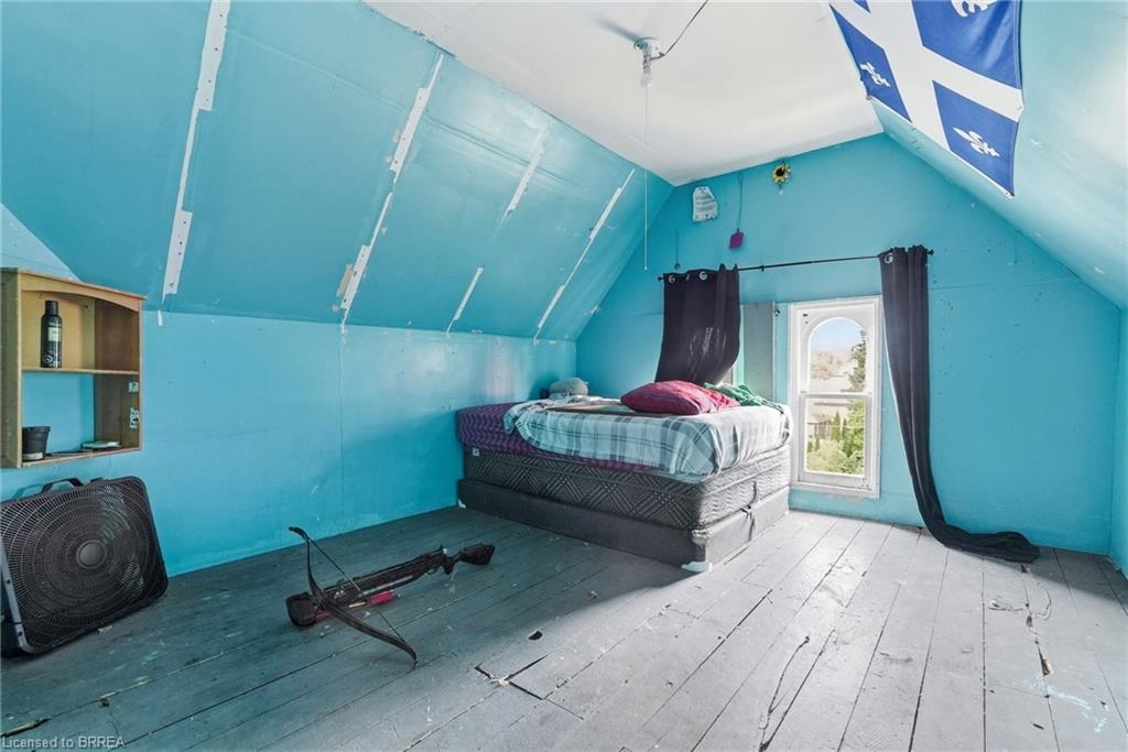 107 Cayley Street Property Photo 22