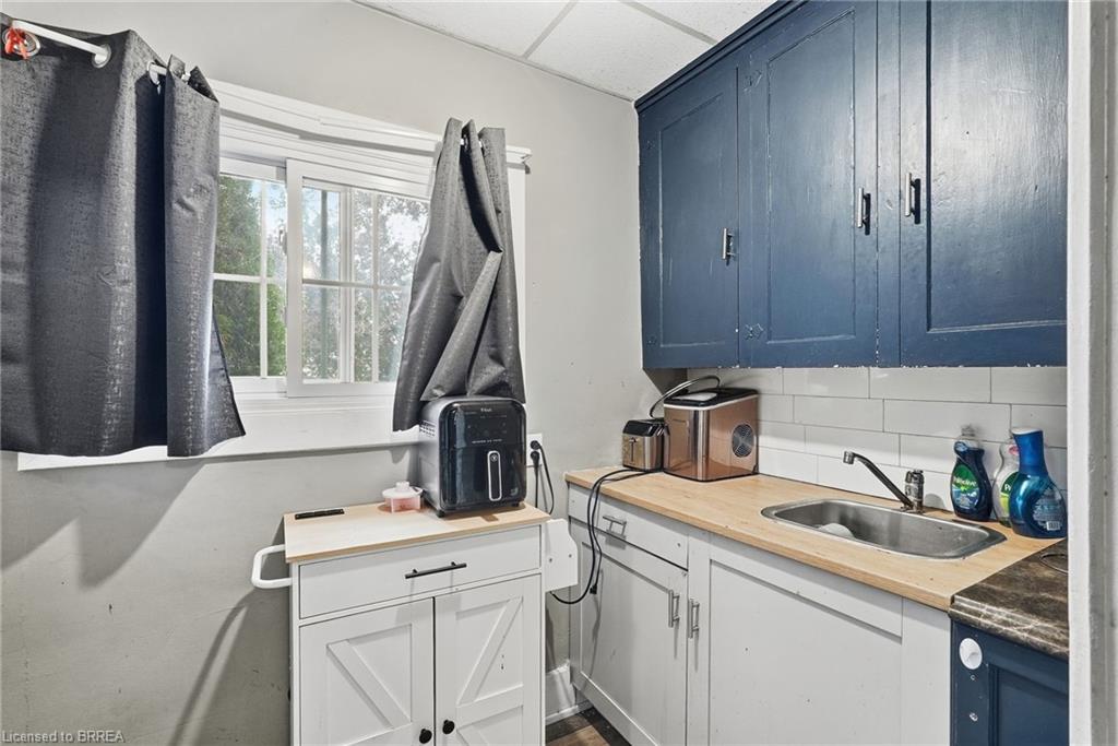 107 Cayley Street Property Photo 40