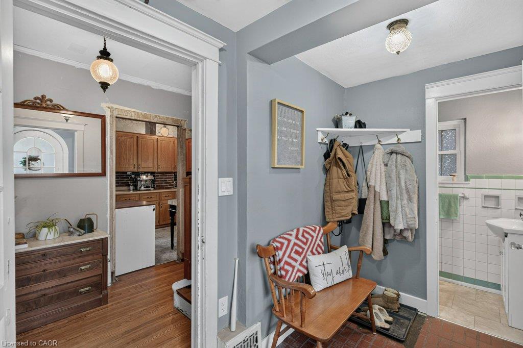 32 Lincoln Avenue Property Photo 5