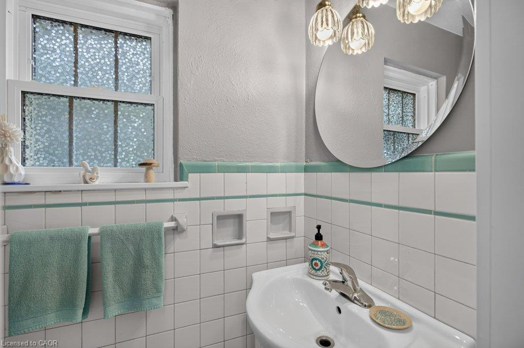32 Lincoln Avenue Property Photo 6