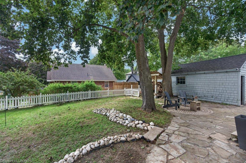 32 Lincoln Avenue Property Photo 41
