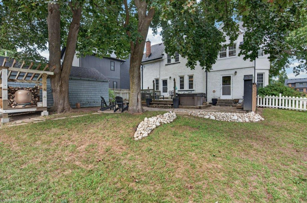 32 Lincoln Avenue Property Photo 44