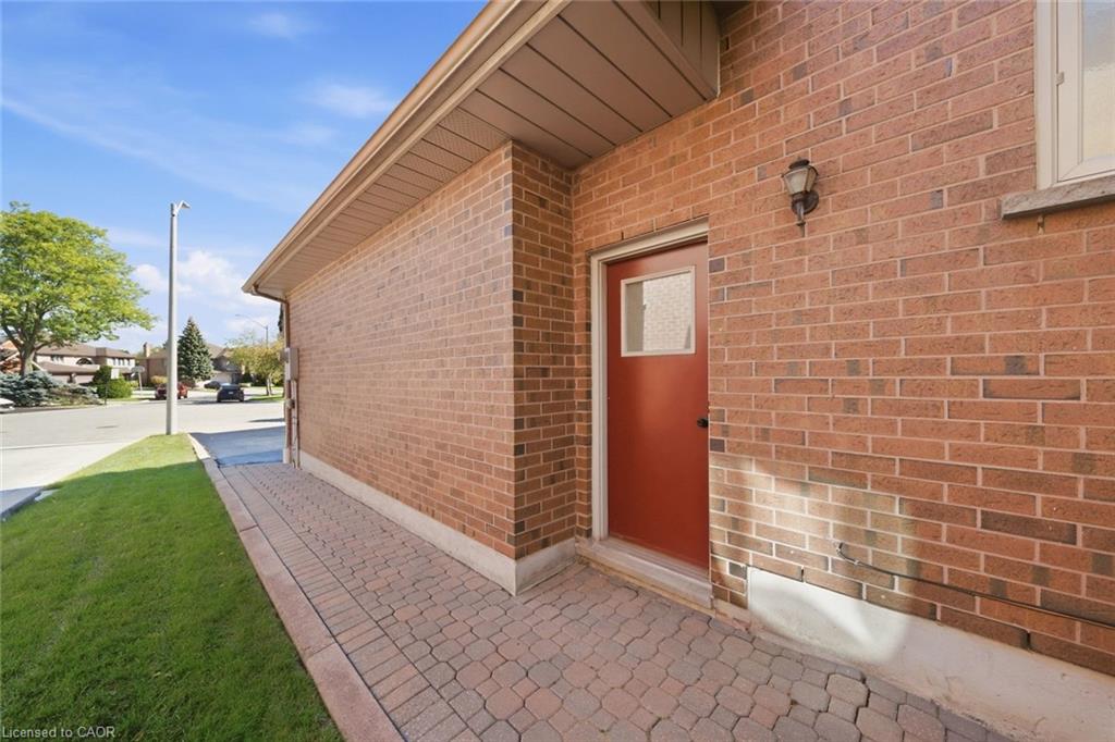 5282 Giacco Court Property Photo 8