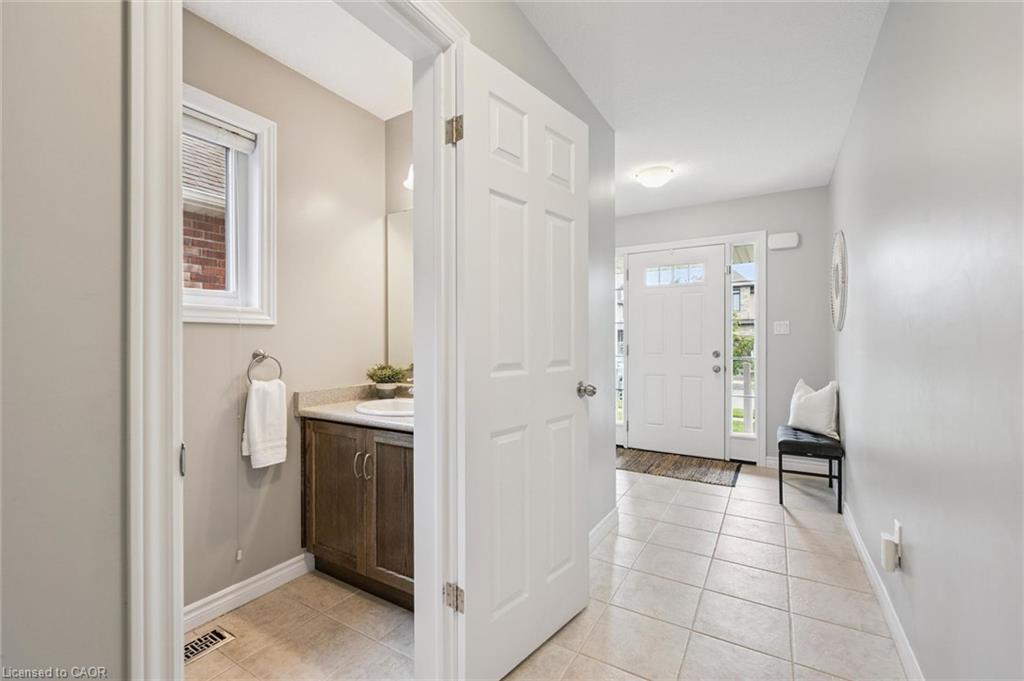 335 Finoro Crescent Property Photo 6