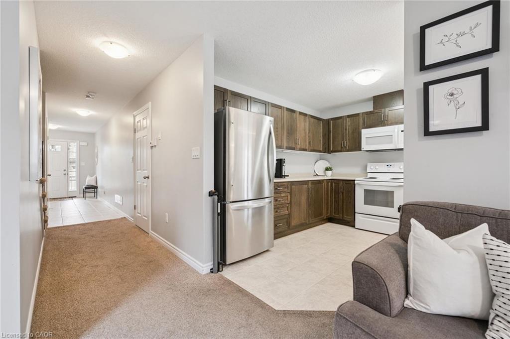 335 Finoro Crescent Property Photo 7