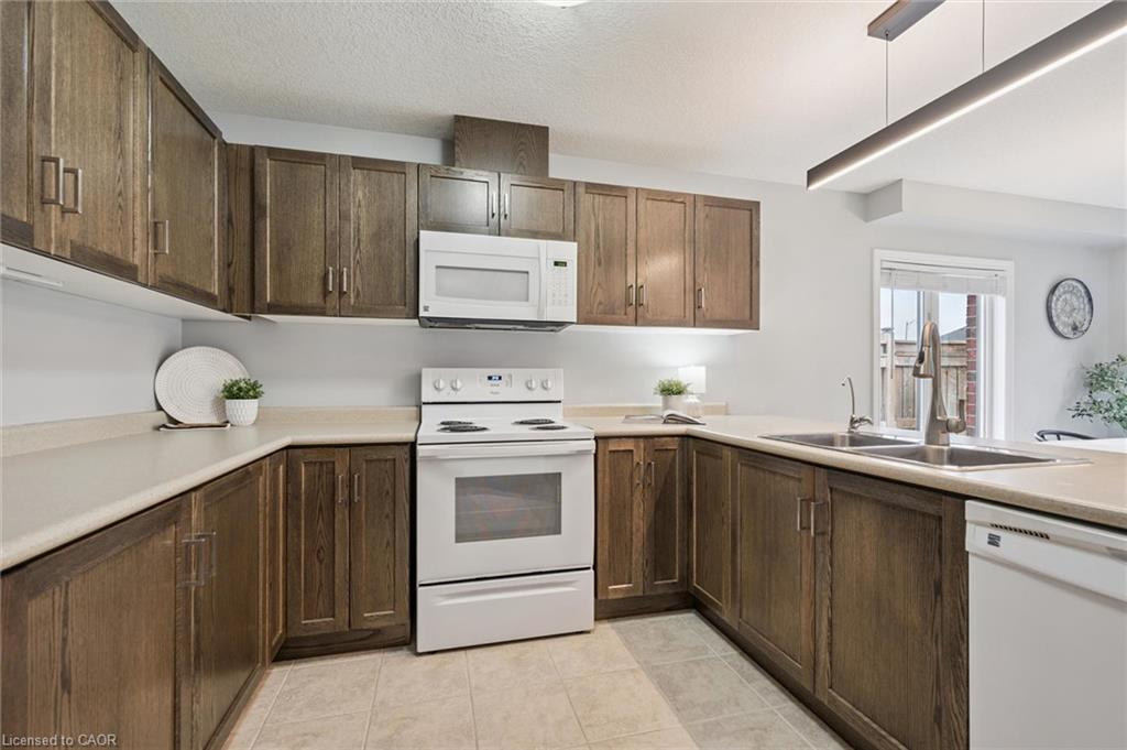 335 Finoro Crescent Property Photo 15