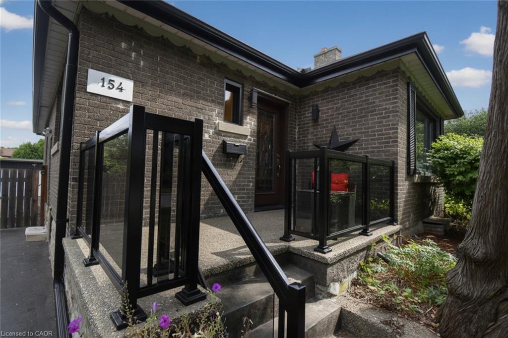 154 Ewen Road Property Photo 3