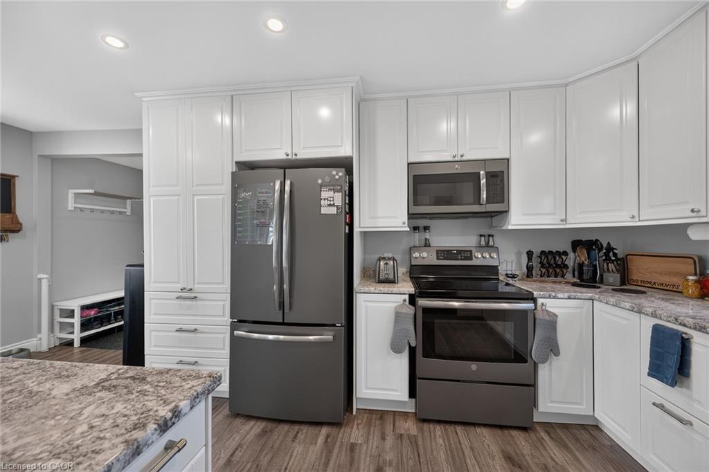 359 First Line Property Photo 18