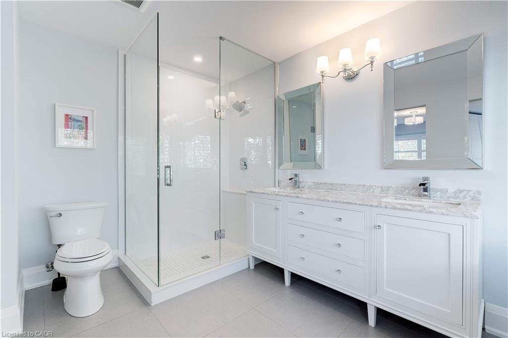 296 Kent Crescent Property Photo 15