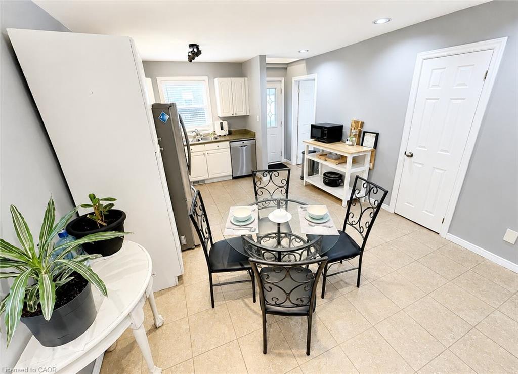 15 Esther Street Property Photo 6