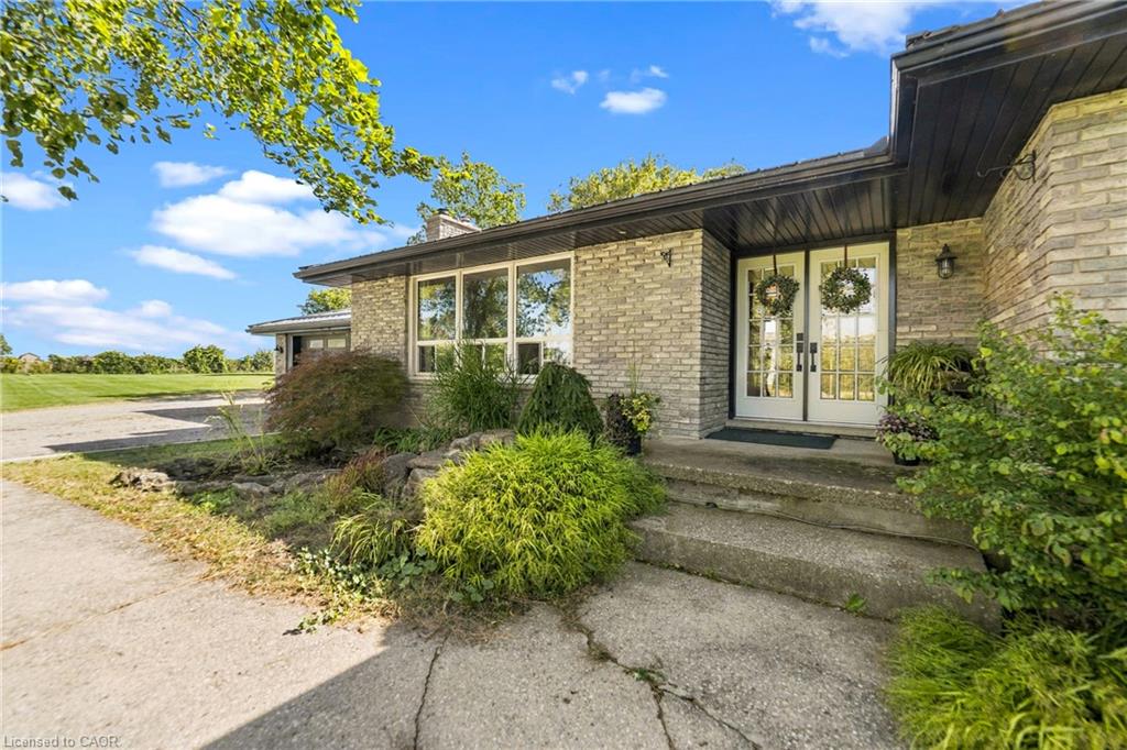 380 Haldimand Trail Property Photo 3