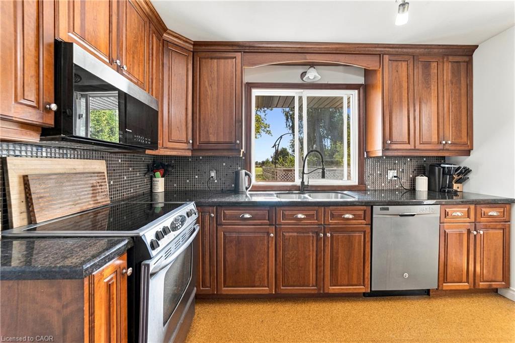 380 Haldimand Trail Property Photo 18