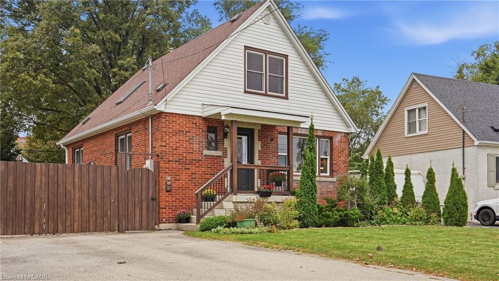 42 Delevan Crescent Property Photo 1