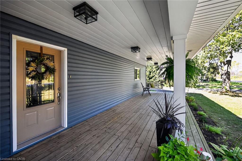 8105 Leeming Road Property Photo 4