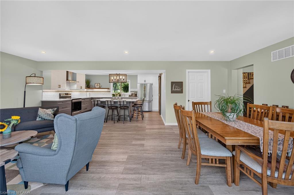 8105 Leeming Road Property Photo 13