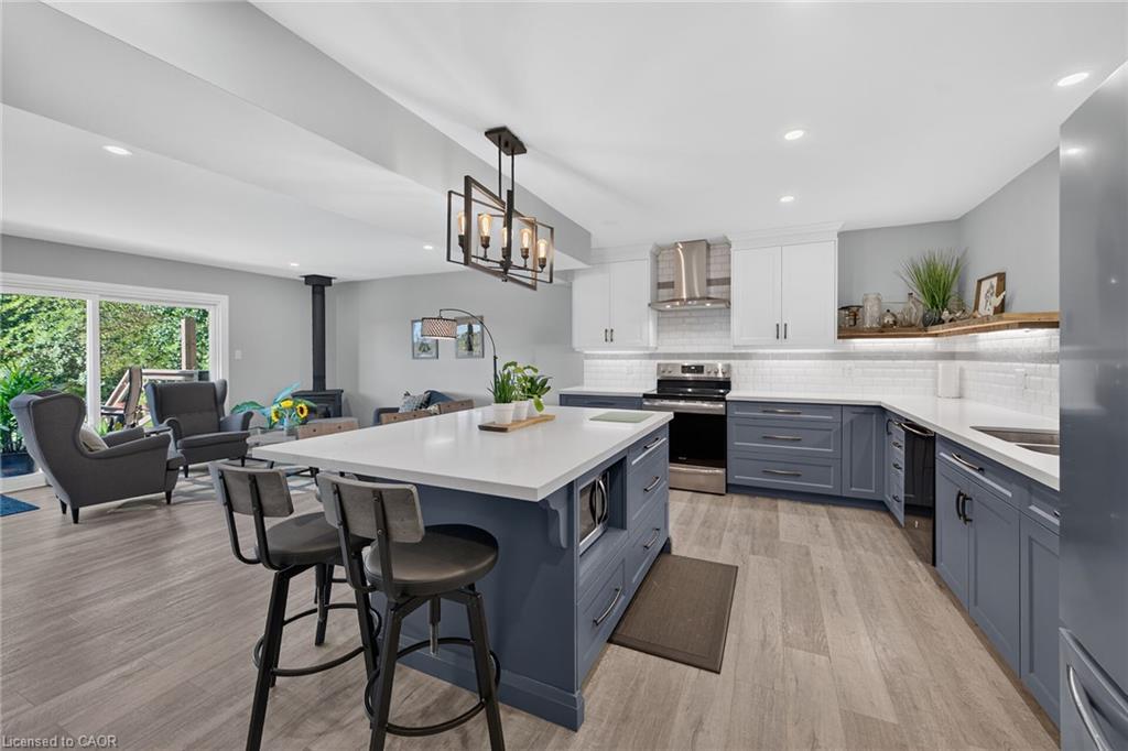8105 Leeming Road Property Photo 17