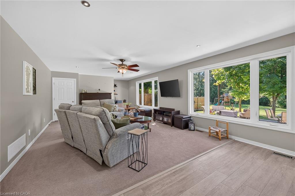 8105 Leeming Road Property Photo 19