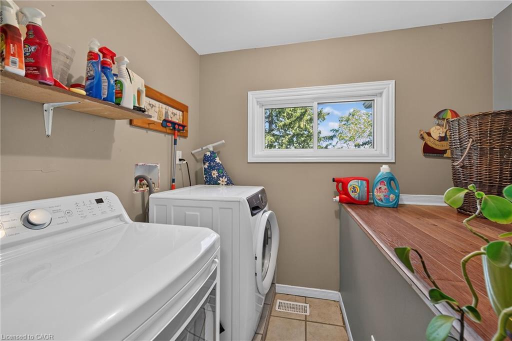 8105 Leeming Road Property Photo 33