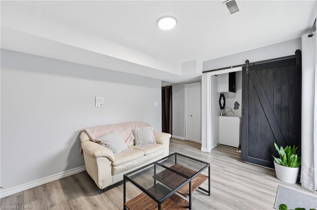 D-22 Bond Street N Property Photo 6