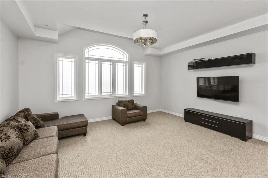 183 Pelech Crescent Property Photo 16