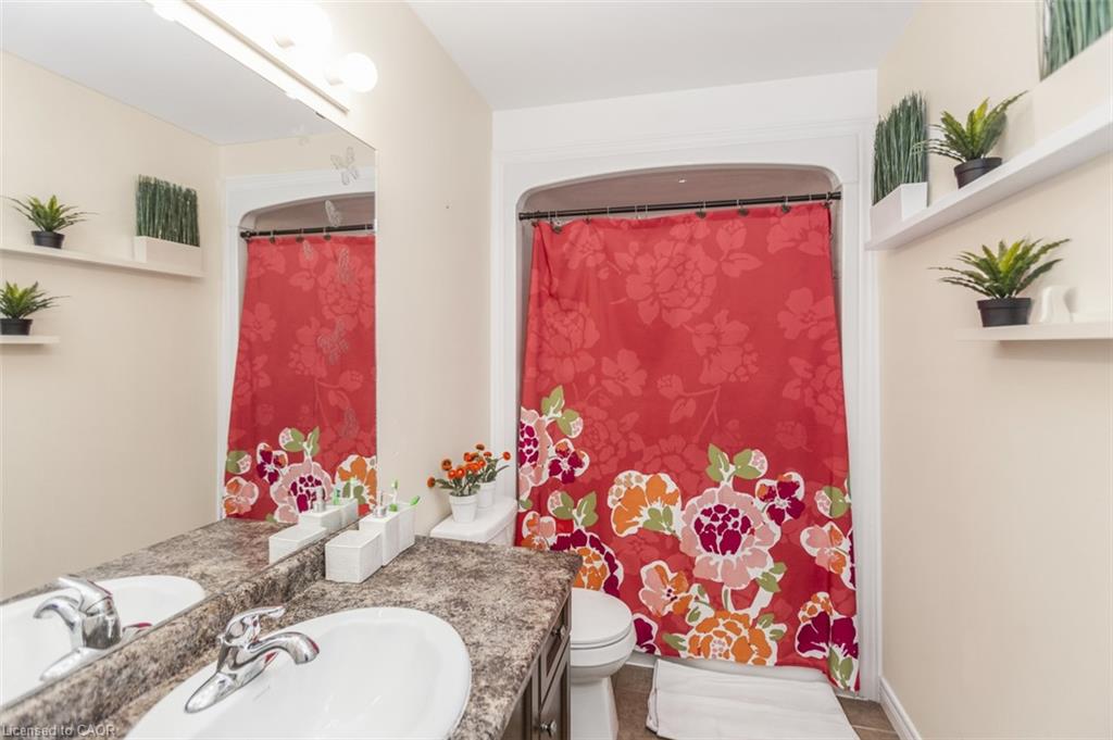 183 Pelech Crescent Property Photo 20