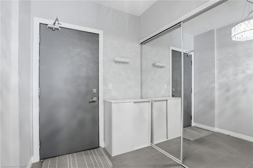 708-560 North Service Road Property Photo 10
