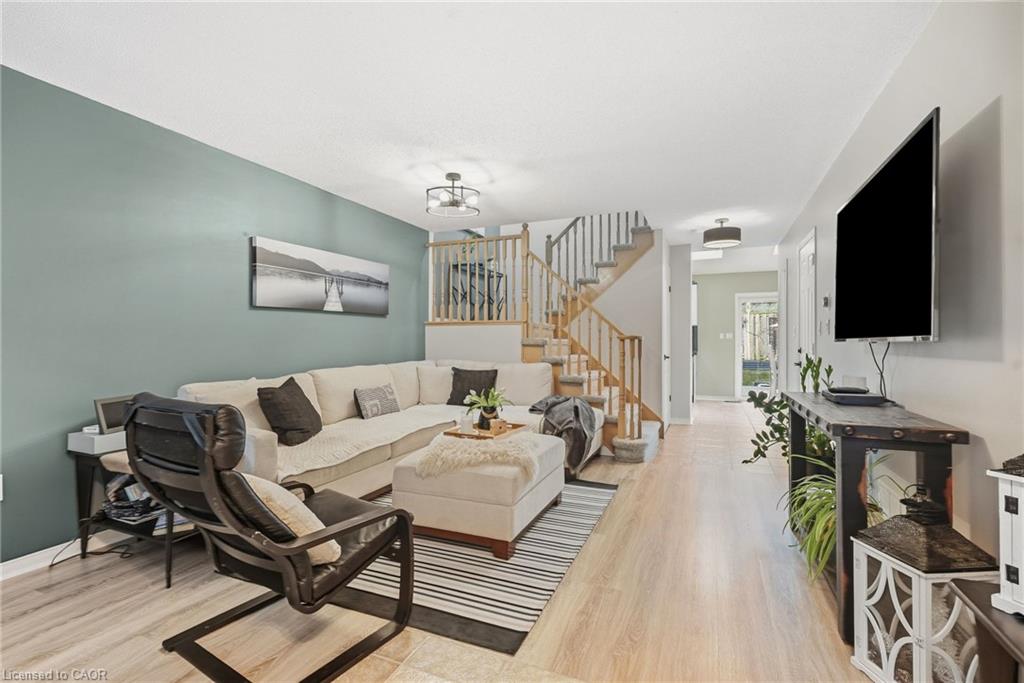 14 Kenyon Crescent Property Photo 8