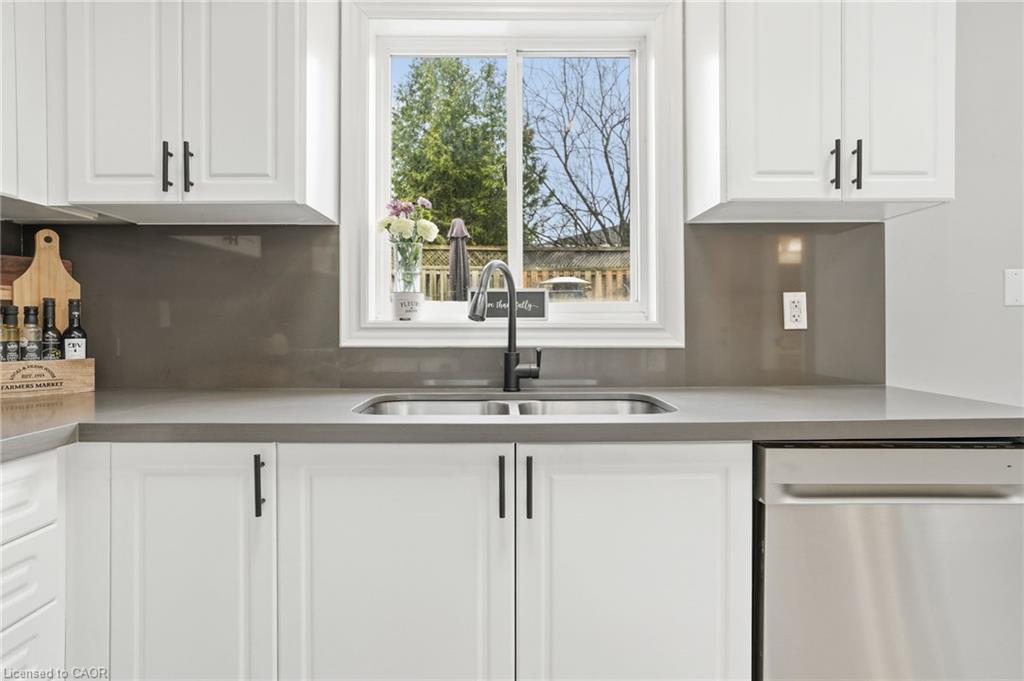 14 Kenyon Crescent Property Photo 12
