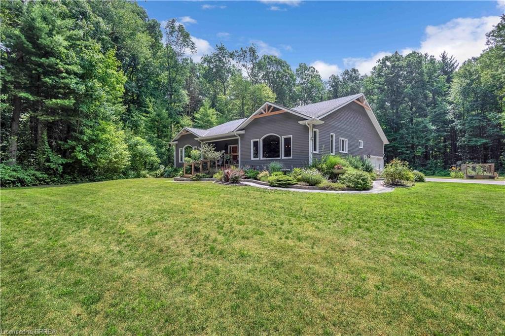 156 St Johns Road W Property Photo 1