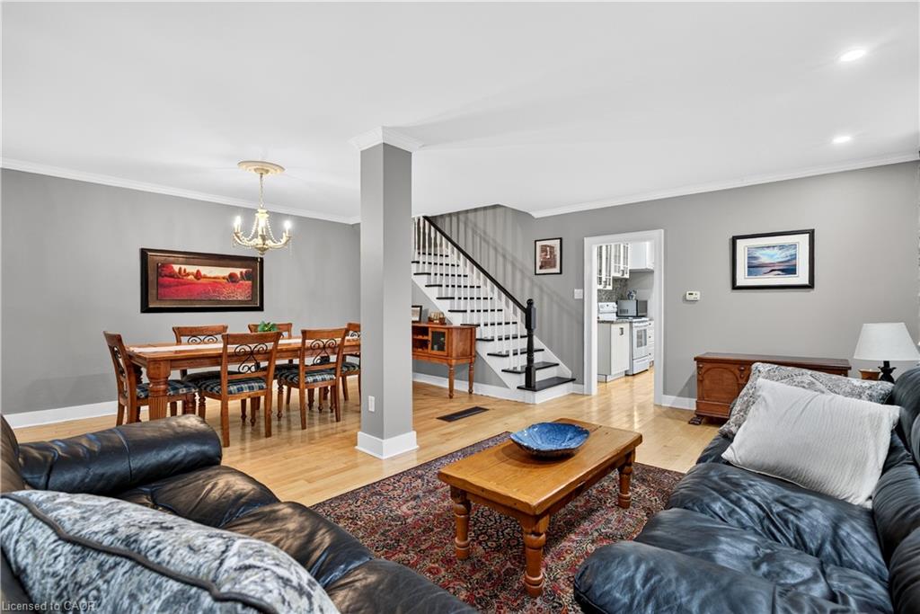 21 Brock Street N Property Photo 12