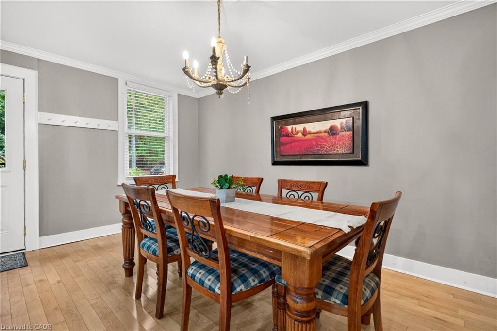 21 Brock Street N Property Photo 14