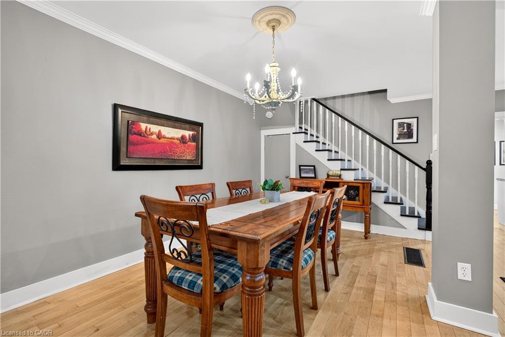 21 Brock Street N Property Photo 17