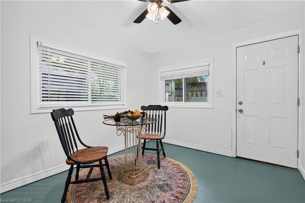 21 Brock Street N Property Photo 28